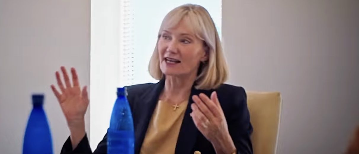 Screenshot/YouTube/Laurie Buckhout